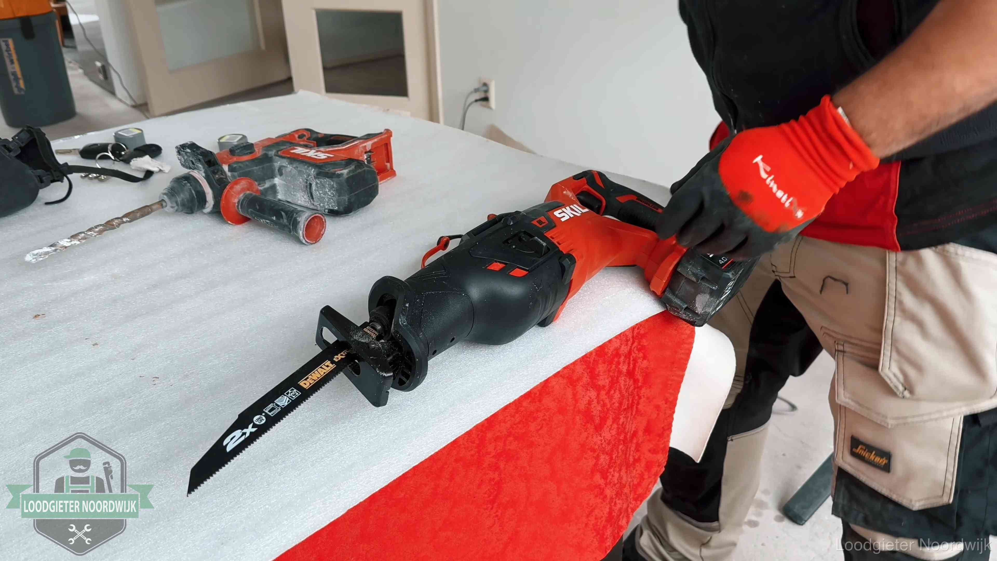 Professioneel gereedschap klaargelegd voor een klus in Noordwijk