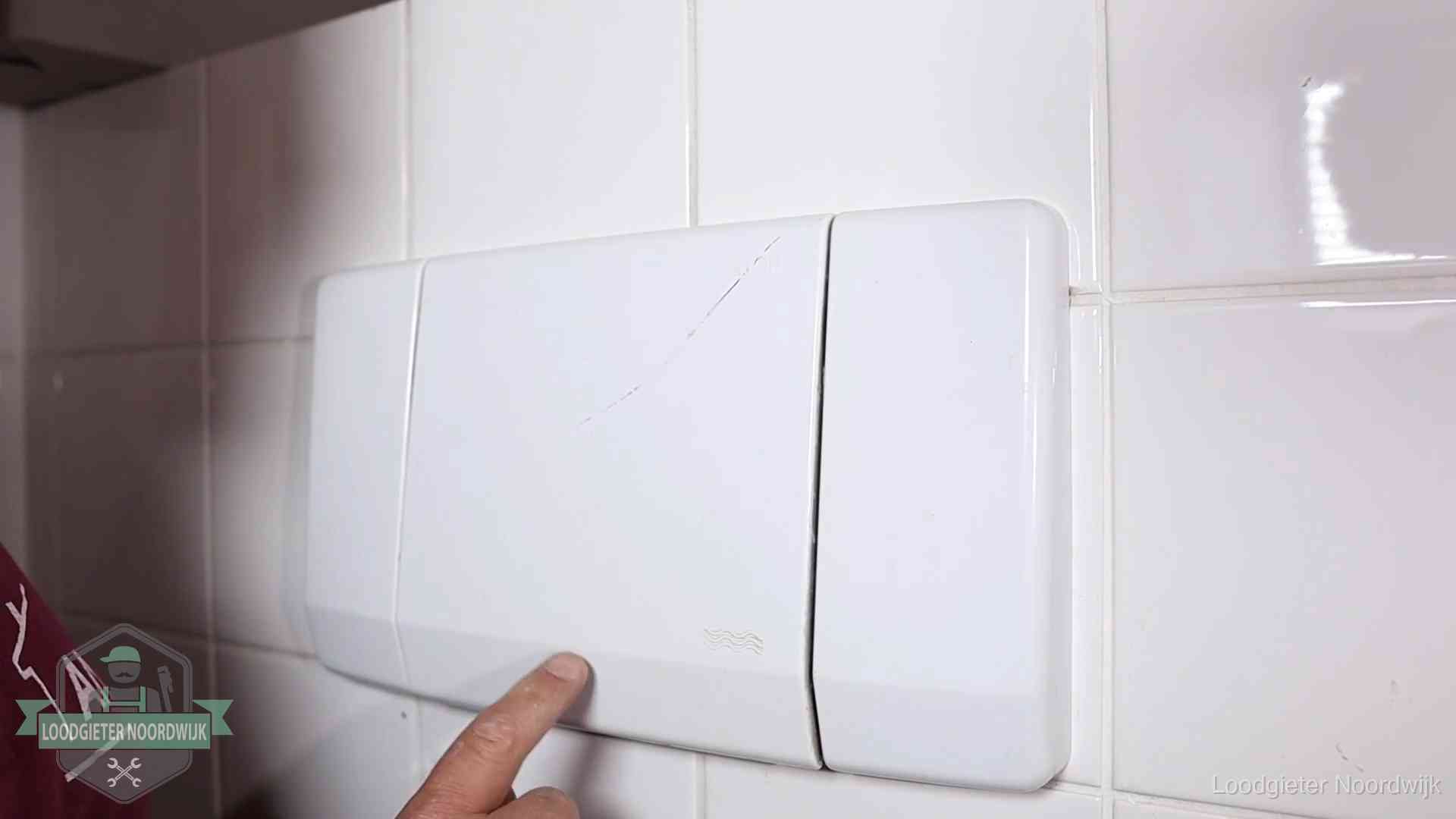Oorzaken van een verstopte wc in Noordwijk Bedieningspaneel van een inbouwreservoir van een hangend toilet in Noordwijk